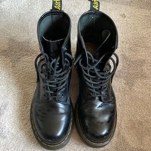 Dr. Martens black smooth leather. Size 7. EU 38